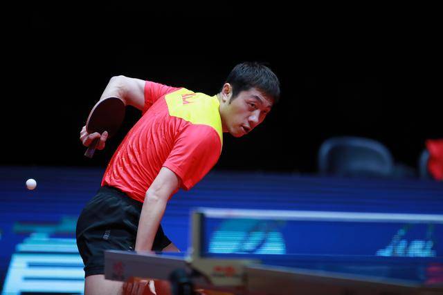 欧冠惊现篮球比分！巴黎热刺8球对攻创纪录，维蒂尼亚戴帽背后藏着的惊天秘密