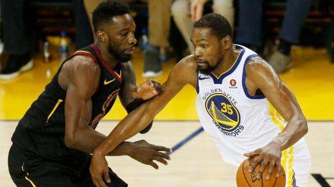 记者：哥甲中场萨缅托满意铁人的报价，目前仅需协商转会事宜