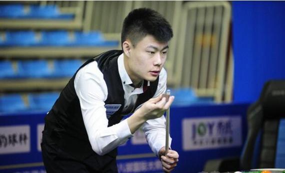 杜兰特空接暴扣，全场掌声雷动